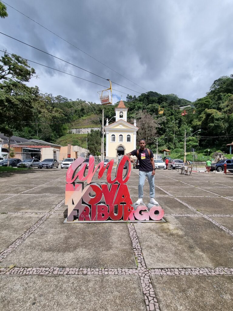 YVY Expedições na Praça do Suspiro em Nova Friburgo